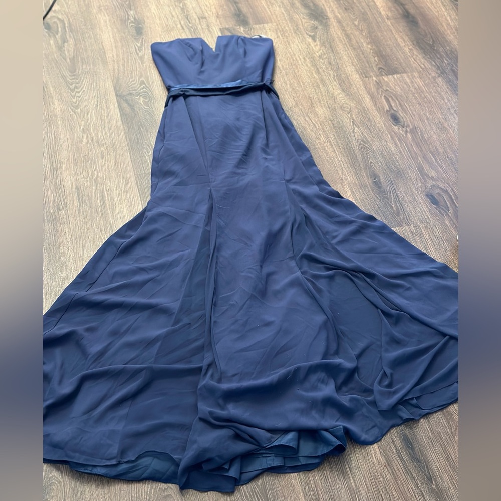 VERA WANG 'White' Bridesmaid Prom V-Wire Crepe Mermaid Dress midnightblue
Size 2 - Picture 3 of 17